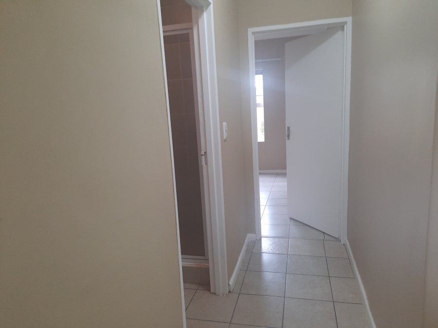 To Let 2 Bedroom Property for Rent in Protea Heights Western Cape